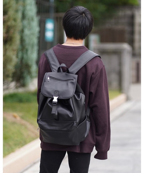 DEVICE（デバイス）の「【インフルエンサー こーせ＆ぬこコラボ】Rename フェイクレザー  ギャザーデザイン バックパック リュックサック（バックパック/リュック・レディース・ブラック・FREE）」の6枚目の写真