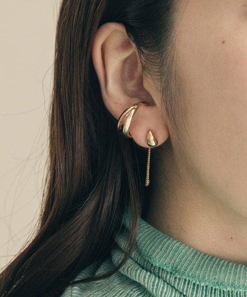 SMELLY（スメリー）の「ミニメタルチェーンツナガリイヤカフピアス（ピアス（両耳用）・レディース・ゴールド・-）」の4枚目の写真