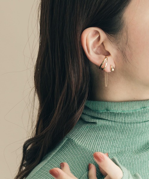 SMELLY（スメリー）の「ミニメタルチェーンツナガリイヤカフピアス（ピアス（両耳用）・レディース・ゴールド・-）」の3枚目の写真