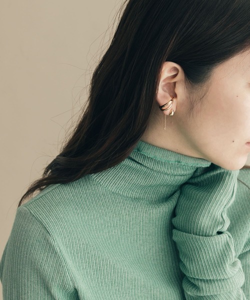 SMELLY（スメリー）の「ミニメタルチェーンツナガリイヤカフピアス（ピアス（両耳用）・レディース・ゴールド・-）」の2枚目の写真