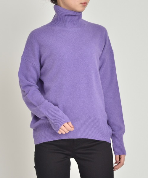 YANUK（ヤヌーク）の「YANUK Vネック プルオーバー V-neck