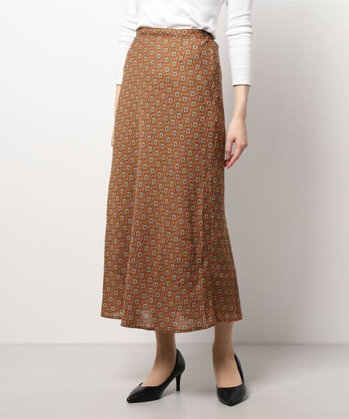 Lugnoncure（ルノンキュール）の「柄アソートプリントスカート（スカート・レディース・オレンジ/ネイビー/ベージュ・ﾌﾘ-）」の3枚目の写真