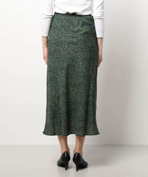 Lugnoncure（ルノンキュール）の「柄アソートプリントスカート（スカート・レディース・オレンジ/ネイビー/ベージュ・ﾌﾘ-）」の5枚目の写真