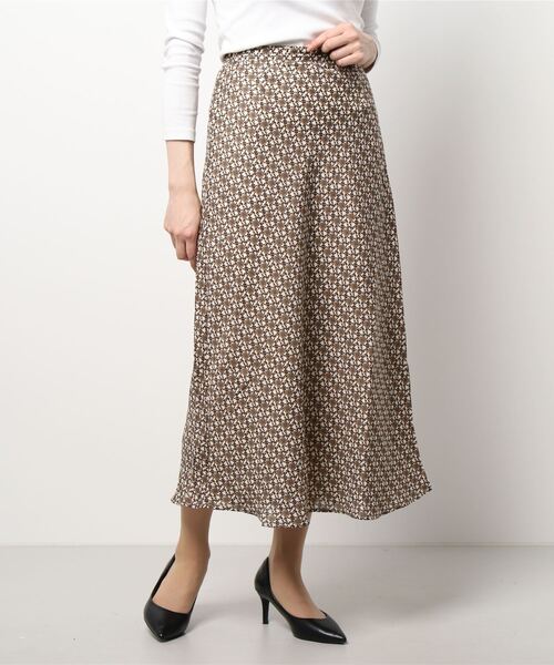 Lugnoncure（ルノンキュール）の「柄アソートプリントスカート（スカート・レディース・オレンジ/ネイビー/ベージュ・ﾌﾘ-）」の4枚目の写真