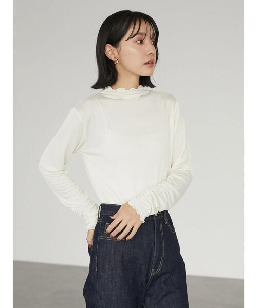 Sugar spoon（シュガースプーン）の「・SUGAR SPOON ソデシャーリングハイネック＊（Tシャツ/カットソー・レディース・ブラック/ベージュ/イエロー/アイボリー・FREE）」の5枚目の写真