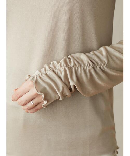 Sugar spoon（シュガースプーン）の「・SUGAR SPOON ソデシャーリングハイネック＊（Tシャツ/カットソー・レディース・ブラック/ベージュ/イエロー/アイボリー・FREE）」の17枚目の写真