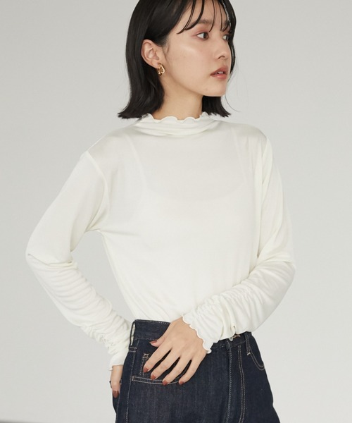 Sugar spoon（シュガースプーン）の「・SUGAR SPOON ソデシャーリングハイネック＊（Tシャツ/カットソー・レディース・ブラック/ベージュ/イエロー/アイボリー・FREE）」の2枚目の写真