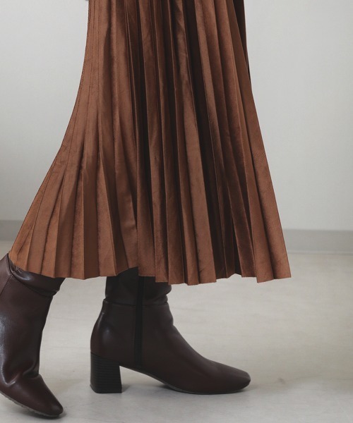 Bou Jeloud（ブージュルード）の「起毛プリーツロングスカート（スカート・レディース・グレー/オフホワイト/キャメル・38）」の18枚目の写真