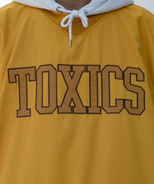 kutir(クティール)の「TOXICSカレッジプルオーバー(パーカー・メンズ・ブラック/イエロー/グリーン・MEDIUM/LARGE)」の15枚目の写真