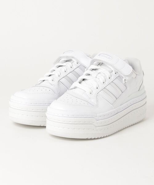 adidas(アディダス)の「adidas TRIPLE PLATFORUM LO W / アディダス トリプル プラットフォーラム ロウ W(スニーカー・レディース・ホワイト・22.5cm/23.5cm/24.5cm/23.0cm/24.0cm/25.0cm)」の2枚目の写真