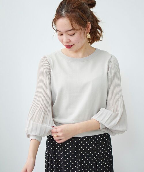 le.coeur blanc（ルクールブラン）の「シフォンプリーツニット（ニット/セーター・レディース・グレイッシュベージュ/ブルー/ブラック・38）」の10枚目の写真