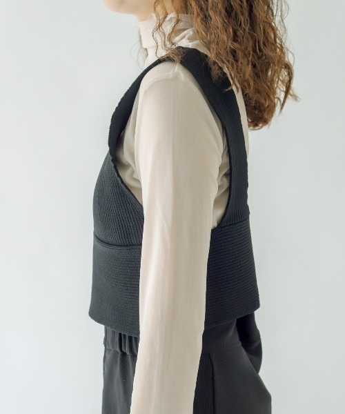 mystic(ミスティック)の「ニットビスチェ(ベスト・レディース・ブラック/ベージュ/オフホワイト・FREE)」の21枚目の写真