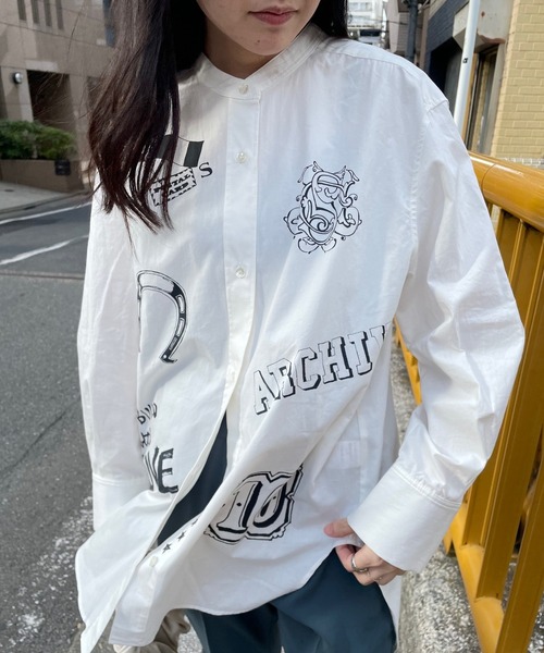 JUGLANS(ユグランス)の「☆ 【CHIGNON】10annivプリントシャツ 1621-055,1621-056(シャツ/ブラウス・レディース・ホワイト/ブルー・FREE)」の2枚目の写真