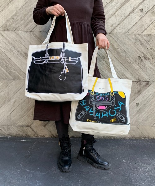 Via Demizon(ビアデミゾン)の「ZOZOTOWN 限定商品 バッグプリント A4トートバッグ(トートバッグ・レディース・ブラックミックス/シルバー/イエロー/ブラック/ベージュ・フリー)」の14枚目の写真