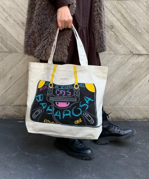Via Demizon(ビアデミゾン)の「ZOZOTOWN 限定商品 バッグプリント A4トートバッグ(トートバッグ・レディース・ブラックミックス/シルバー/イエロー/ブラック/ベージュ・フリー)」の9枚目の写真