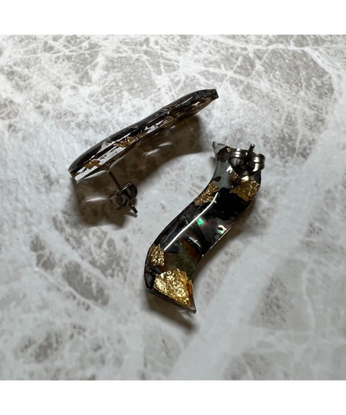 tone(トーン)の「【masamiyabi】シェルのかけらピアス(MA)(ピアス(両耳用)・レディース・ベージュ/グレー/エメラルド/その他2/その他・FREE)」の10枚目の写真