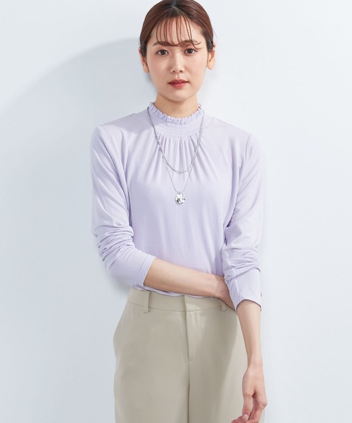 A/C DESIGN BY ALPHA CUBIC（エーシーデザインバイアルファキュービック）の「シャーリングハイネックカットソー（Tシャツ/カットソー・レディース・ライトグレー/オフホワイト/グリーン/ラベンダー・L/M）」の4枚目の写真