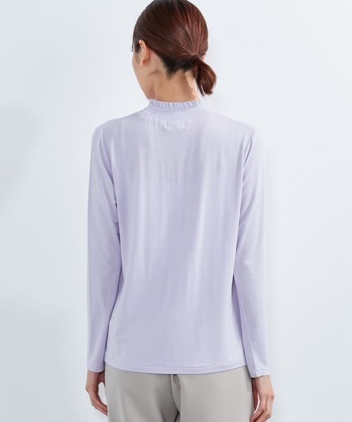 A/C DESIGN BY ALPHA CUBIC（エーシーデザインバイアルファキュービック）の「シャーリングハイネックカットソー（Tシャツ/カットソー・レディース・ライトグレー/オフホワイト/グリーン/ラベンダー・L/M）」の5枚目の写真