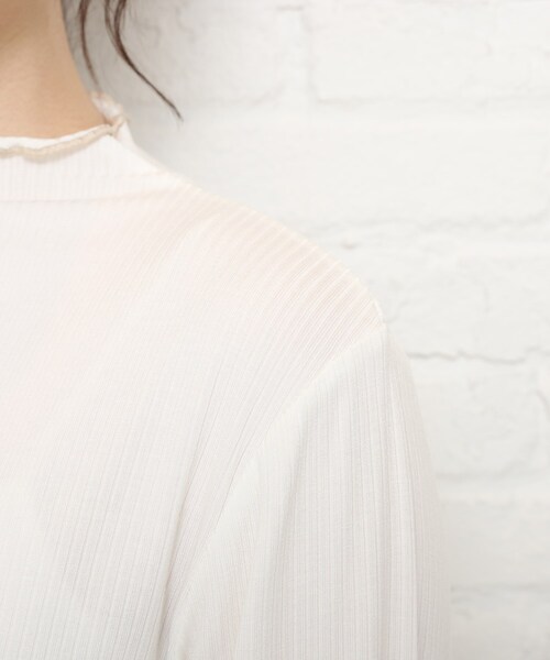 Cutie Blonde（キューティーブロンド）の「◆【S-L】チョビハイネックメロウインナープルオーバー（Tシャツ/カットソー・レディース・オフホワイト/ブラック/グリーン・01/02/03）」の8枚目の写真