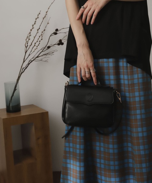 SENSE OF PLACE by URBAN RESEARCH（センスオブプレイスバイアーバンリサーチ）の「フラップロゴショルダーバッグ（ショルダーバッグ・レディース・ベージュ/ブラック/ブラウン/イエロー・ONE）」の2枚目の写真