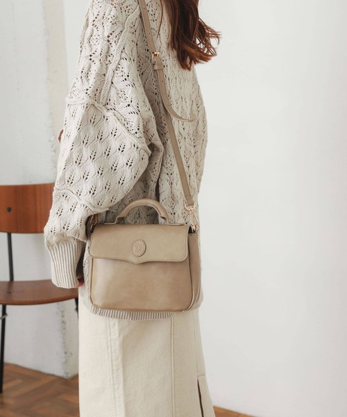 SENSE OF PLACE by URBAN RESEARCH（センスオブプレイスバイアーバンリサーチ）の「フラップロゴショルダーバッグ（ショルダーバッグ・レディース・ベージュ/ブラック/ブラウン/イエロー・ONE）」の8枚目の写真