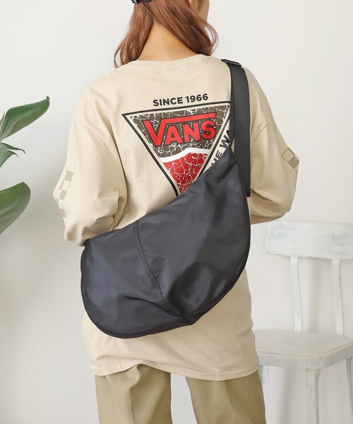 VANS（バンズ）の「VANS/ヴァンズ M TRIANGLE LOGO LS TEE トライアングルロンT（Tシャツ/カットソー・メンズ・ホワイト/ブラック/ベージュ・M/L/XL）」の3枚目の写真