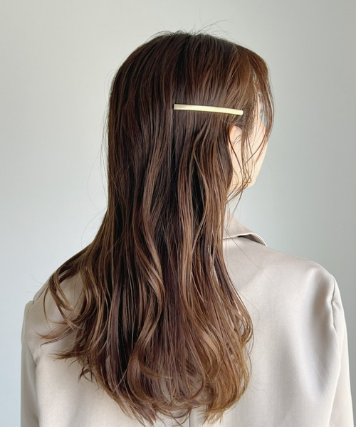 iso(イソ)の「スリムニュアンススティックメタルバレッタ(バレッタ/ヘアクリップ・レディース・シルバー/ゴールド・FREE)」の4枚目の写真