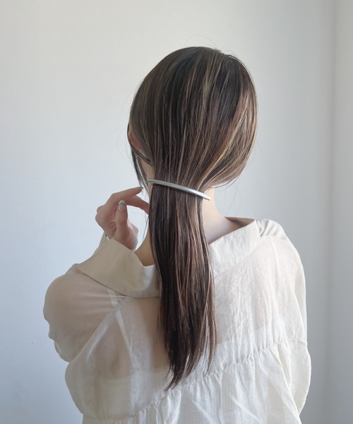 iso(イソ)の「スリムニュアンススティックメタルバレッタ(バレッタ/ヘアクリップ・レディース・シルバー/ゴールド・FREE)」の17枚目の写真