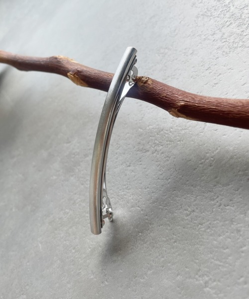 iso(イソ)の「スリムニュアンススティックメタルバレッタ(バレッタ/ヘアクリップ・レディース・シルバー/ゴールド・FREE)」の15枚目の写真