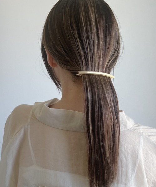 iso(イソ)の「スリムニュアンススティックメタルバレッタ(バレッタ/ヘアクリップ・レディース・シルバー/ゴールド・FREE)」の12枚目の写真