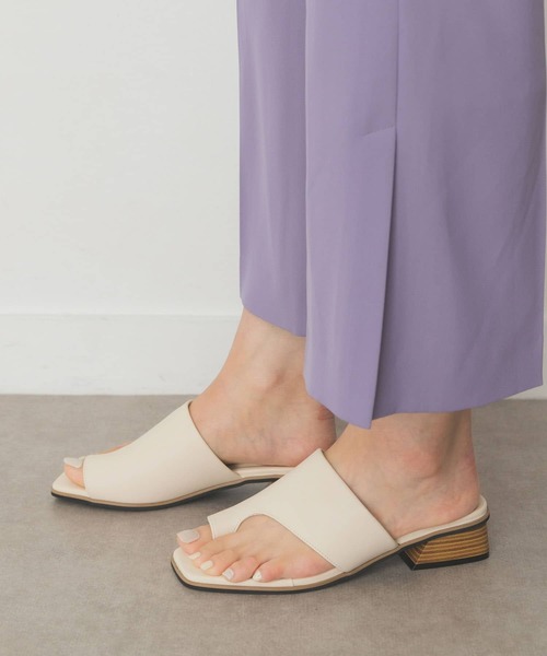 RODE SKO（ロデスコ）の「スクエアトゥトングサンダル（サンダル・レディース・アイボリー/ブラック・36/37/38）」の19枚目の写真