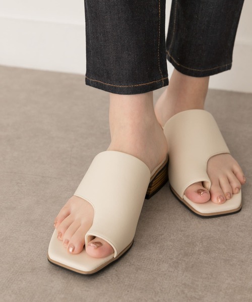 RODE SKO（ロデスコ）の「スクエアトゥトングサンダル（サンダル・レディース・アイボリー/ブラック・36/37/38）」の11枚目の写真