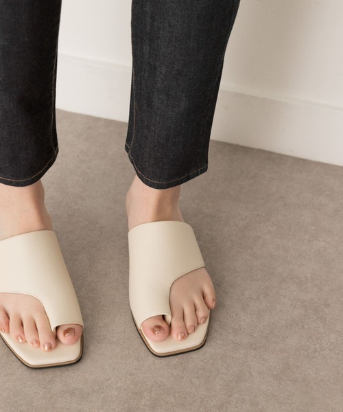 RODE SKO（ロデスコ）の「スクエアトゥトングサンダル（サンダル・レディース・アイボリー/ブラック・36/37/38）」の20枚目の写真