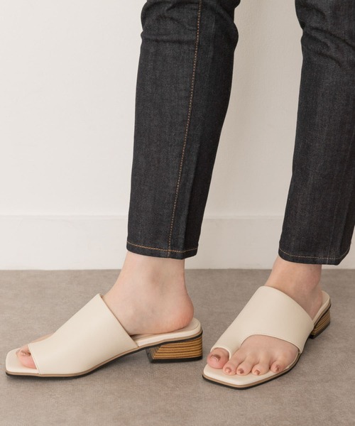 RODE SKO（ロデスコ）の「スクエアトゥトングサンダル（サンダル・レディース・アイボリー/ブラック・36/37/38）」の14枚目の写真