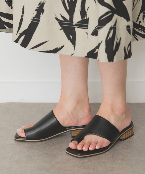 RODE SKO（ロデスコ）の「スクエアトゥトングサンダル（サンダル・レディース・アイボリー/ブラック・36/37/38）」の15枚目の写真