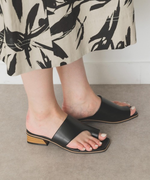 RODE SKO（ロデスコ）の「スクエアトゥトングサンダル（サンダル・レディース・アイボリー/ブラック・36/37/38）」の8枚目の写真