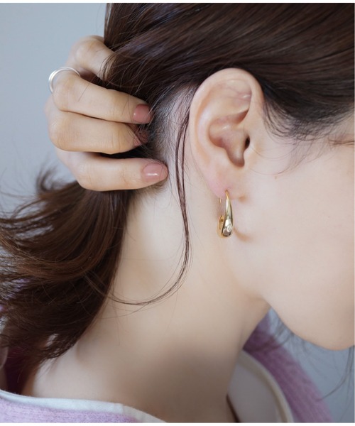 Meach.（ミーチ）の「【Meach.】シルバー925メタルピアス/ラウンド/Cフック/ゴールド/シルバー（ピアス（両耳用）・レディース・A/B/C/D/F/E/H/G・FREE）」の14枚目の写真