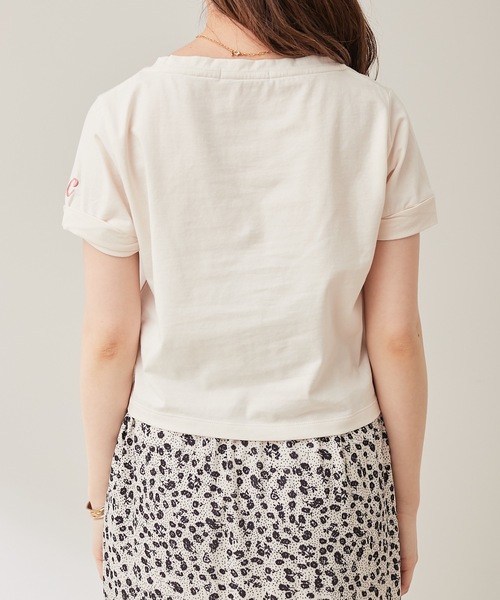 Chico（チコ）の「ショート丈フロッキーチビロゴTシャツ（Tシャツ/カットソー・レディース・アイボリー/ホワイト系2/ブラック/ライトピンク・FREE）」の11枚目の写真