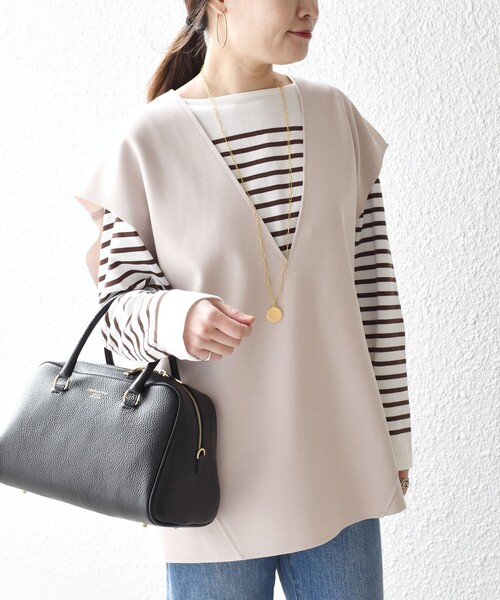 SHIPS（シップス）の「*〈手洗い可能〉梨地Vネックトップス◇（ベスト・レディース・ブラック/ベージュ/ダークブルー/ブルー系・ONE SIZE）」の3枚目の写真