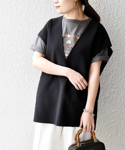 SHIPS（シップス）の「*〈手洗い可能〉梨地Vネックトップス◇（ベスト・レディース・ブラック/ベージュ/ダークブルー/ブルー系・ONE SIZE）」の2枚目の写真