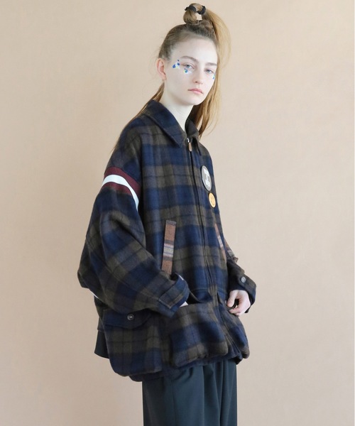 bedsidedrama(ベットサイドドラマ)の「Mulch Pocket Short Coat(ブルゾン・レディース・ネイビー/ブラウン・1/2)」の2枚目の写真