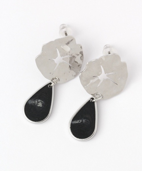 niko and...（ニコアンド）の「メタルコンビしずく形ピアス（ピアス（両耳用）・レディース・ホワイト/ブラック/グリーン・0）」の2枚目の写真