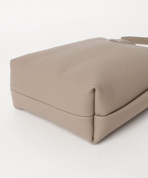 Atelier nuu(アトリエヌウ)の「Atelier nuu parcel mist ダレスポシェット(ショルダーバッグ・レディース・スカイブルー/ピンクベージュ/グレイッシュベージュ・FREE)」の13枚目の写真