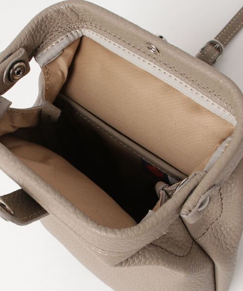 Atelier nuu(アトリエヌウ)の「Atelier nuu parcel mist ダレスポシェット(ショルダーバッグ・レディース・スカイブルー/ピンクベージュ/グレイッシュベージュ・FREE)」の14枚目の写真