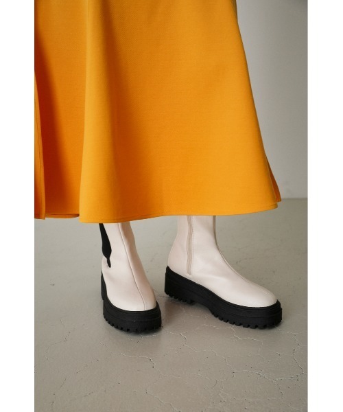 AZUL by moussy（アズールバイマウジー）の「TRACK SOLE SIDE GORE BOOTS/トラックソールサイドゴアブーツ（ブーツ・レディース・ブラック/アイボリー・MEDIUM/LARGE/X-LARGE/SMALL）」の13枚目の写真