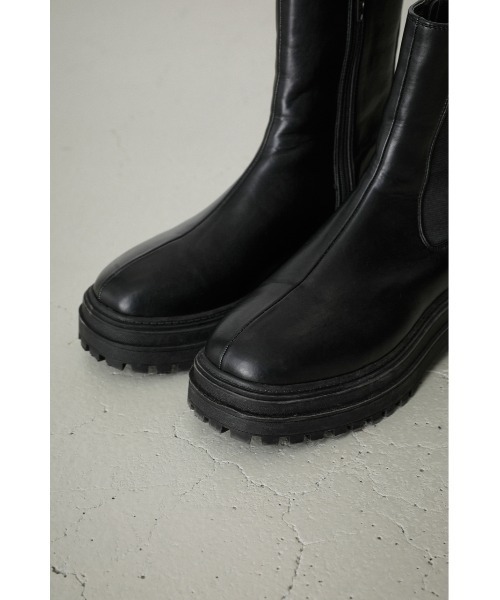 AZUL by moussy（アズールバイマウジー）の「TRACK SOLE SIDE GORE BOOTS/トラックソールサイドゴアブーツ（ブーツ・レディース・ブラック/アイボリー・MEDIUM/LARGE/X-LARGE/SMALL）」の8枚目の写真