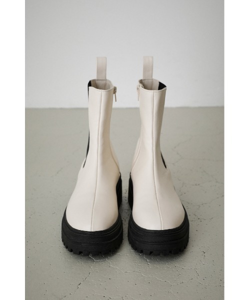 AZUL by moussy（アズールバイマウジー）の「TRACK SOLE SIDE GORE BOOTS/トラックソールサイドゴアブーツ（ブーツ・レディース・ブラック/アイボリー・MEDIUM/LARGE/X-LARGE/SMALL）」の16枚目の写真