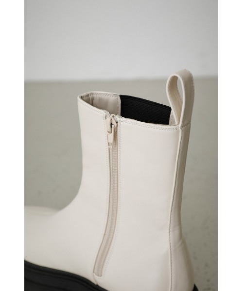 AZUL by moussy（アズールバイマウジー）の「TRACK SOLE SIDE GORE BOOTS/トラックソールサイドゴアブーツ（ブーツ・レディース・ブラック/アイボリー・MEDIUM/LARGE/X-LARGE/SMALL）」の19枚目の写真