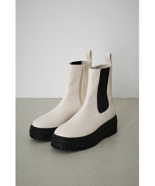 AZUL by moussy（アズールバイマウジー）の「TRACK SOLE SIDE GORE BOOTS/トラックソールサイドゴアブーツ（ブーツ・レディース・ブラック/アイボリー・MEDIUM/LARGE/X-LARGE/SMALL）」の20枚目の写真
