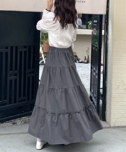 Diosfront（ディオスフロント）の「ボリュウームギャザーティアードロングスカート（スカート・レディース・ホワイト/チャコールグレー/ブラック/レッド/ブラック系その他・S/M）」の5枚目の写真